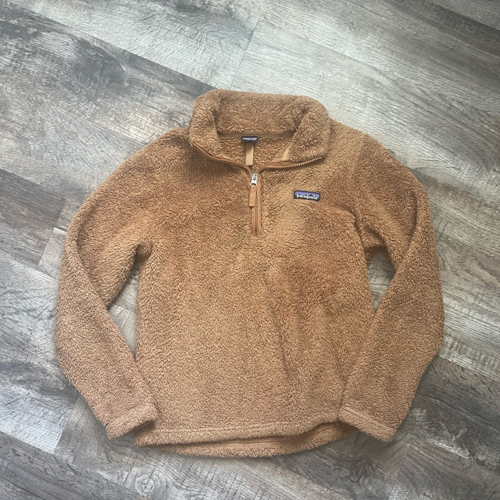 Patagonia cognac brown Sherpa pullover. Worn, but still in good condition